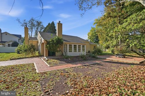 628 Hulmeville Rd, Langhorne, PA, 19047-3614 | Card Image