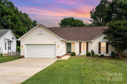 5843 Timber Falls Pl Nw, Concord, NC, 28027-2526 | Card Image