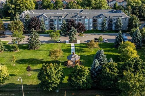 207-980 Golf Links Rd, Ancaster, ON, L9K1J8 | Card Image