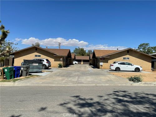 7467 Bannock Trl, Yucca Valley, CA, 92284-3134 | Card Image