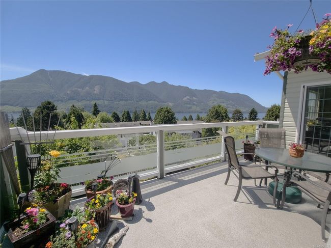 Balcony for main floor | Image 15