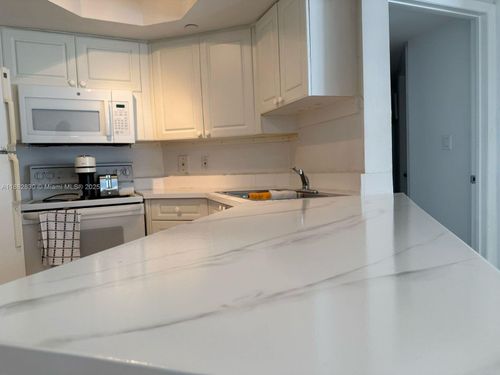 apt-203-8911 Collins Ave, Surfside, FL, 33154-3536 | Card Image