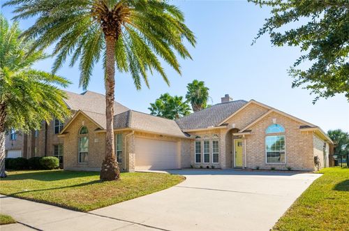 7421 Vaquero Dr, Corpus Christi, TX, 78414-5767 | Card Image