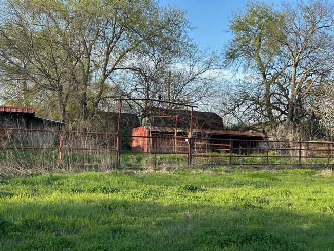 13080 Big Indian Rd, House other with 2 bedrooms, 1 bathrooms and null parking in Callisburg TX | Image 12
