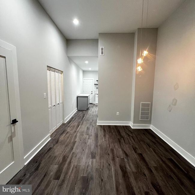 1217 W Lanvale St, Townhouse with 5 bedrooms, 4 bathrooms and null parking in BALTIMORE MD | Image 5
