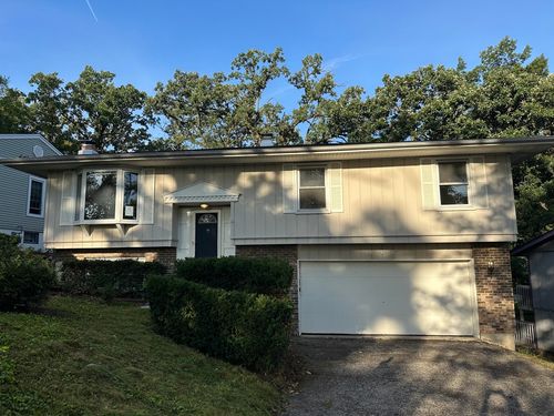 223 Indian Trl, Lake In The Hills, IL, 60156-1350 | Card Image