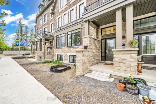 7 Selfridge Way, Whitby, ON, L1N0N9 | Card Image