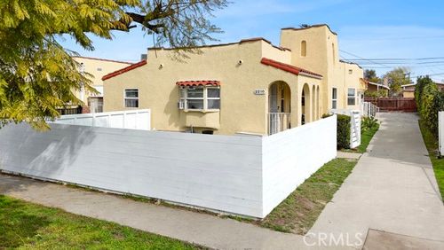 2210 Clyde Ave, Los Angeles, CA, 90016-1017 | Card Image
