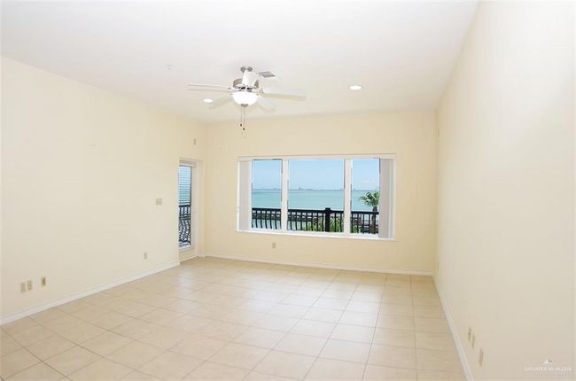 3303 - 301 E Houston St, Condo with 2 bedrooms, 2 bathrooms and null parking in Port Isabel TX | Image 7