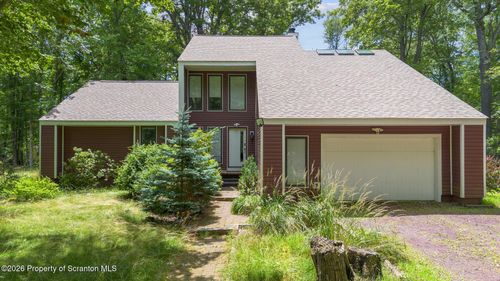 3217 Beech Ridge Dr, Pocono Summit, PA, 18346-7706 | Card Image