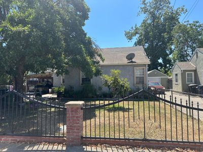 980 Alamos Avenue, House other with 2 bedrooms, 1 bathrooms and null parking in Sacramento CA | Image 2