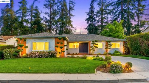 2645 Swanson Way, Mountain View, CA, 94040-4440 | Card Image