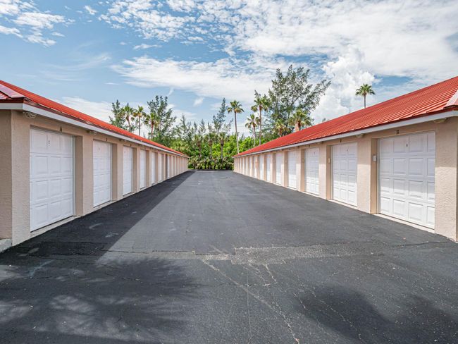 PH6 - 3870 N Highway A1a, Condo with 2 bedrooms, 2 bathrooms and null parking in Hutchinson Island FL | Image 7