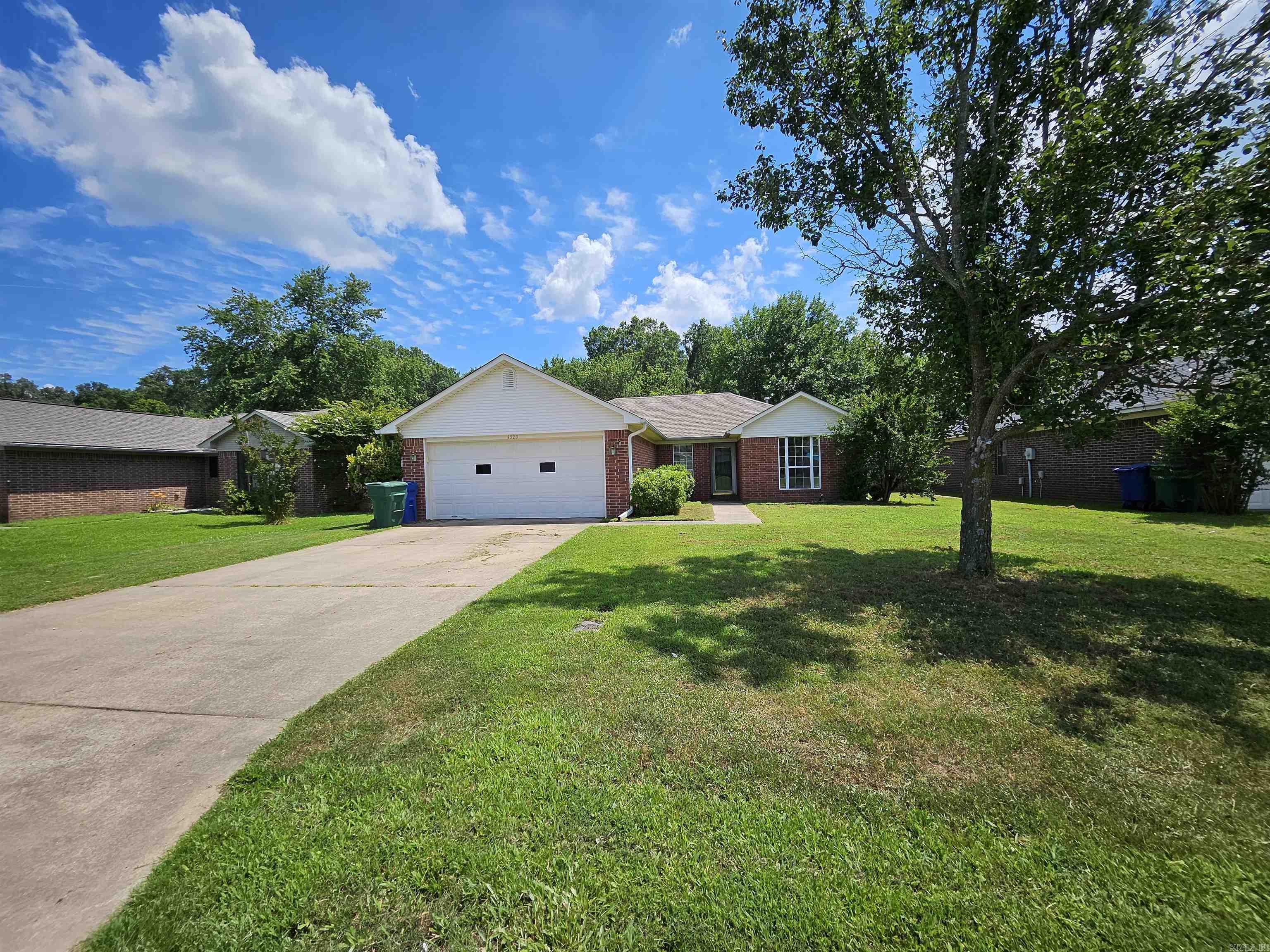 Graham Dr, Conway, AR 72034
