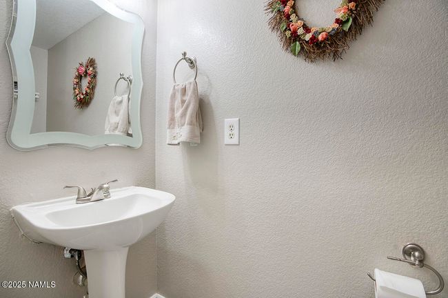 2210 E Paraiso Dr, House other with 3 bedrooms, 3 bathrooms and null parking in Phoenix AZ | Image 15