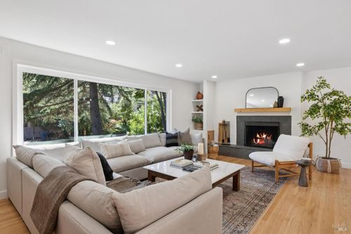 30 Brown Dr, Novato, CA, 94947 | Card Image