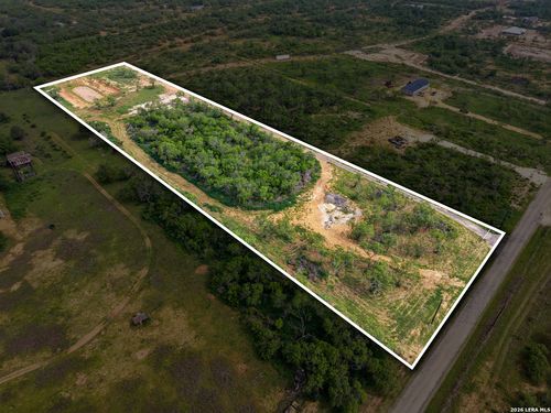 2105 County Road 124, Floresville, TX, 78114-6896 | Card Image