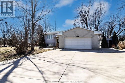 6201 Main St, Comber, ON, N0P1J0 | Card Image