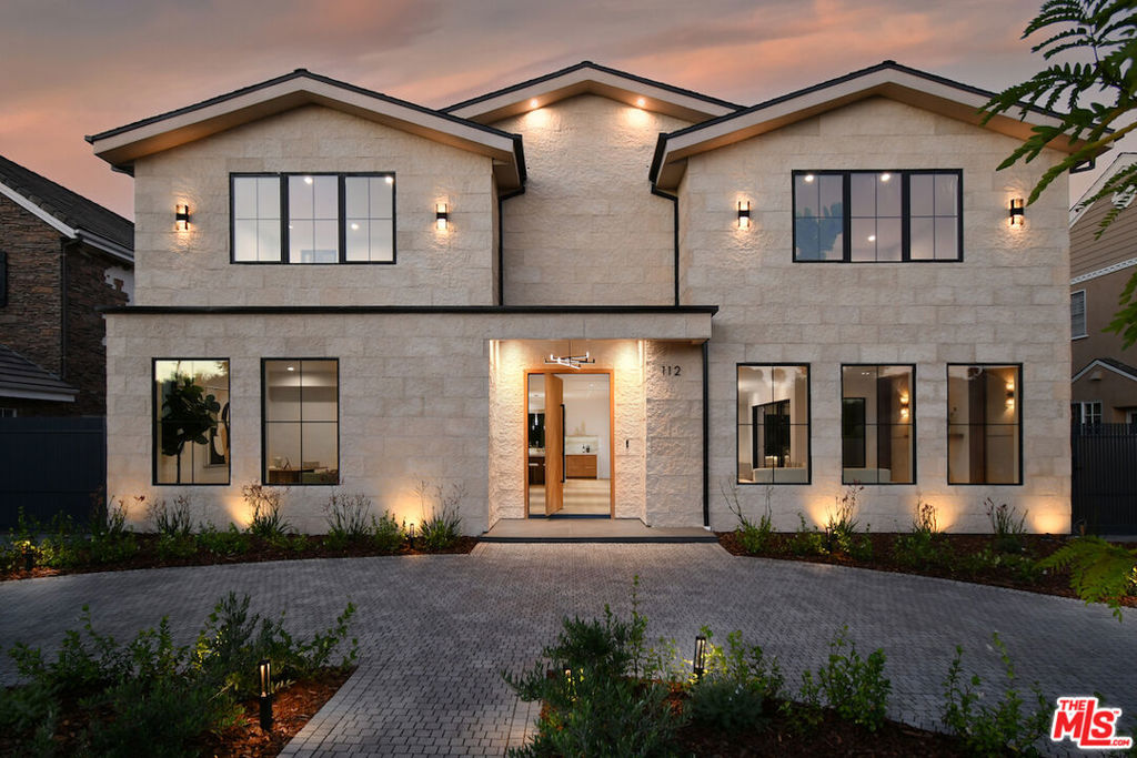 Residential in Toluca Lake 4