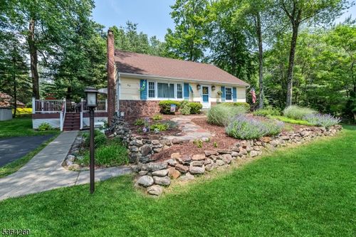 62 Woodland Ave, Allendale, NJ, 07401-1203 | Card Image