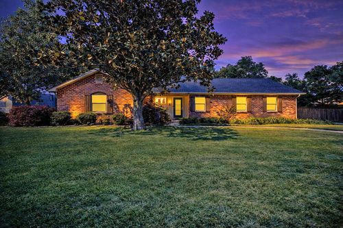 4 Patterson Dr, Greenville, TX, 75402-6927 | Card Image