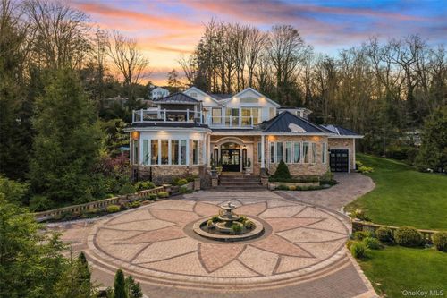 333 E Shore Rd, Great Neck, NY, 11023-1707 | Card Image