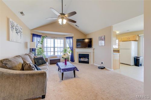 l-480 Benton Dr, Saint Peters, MO, 63376-4290 | Card Image