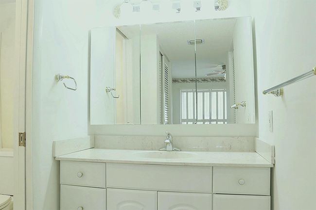 APT-105 - 2532 Boundbrook Dr S, Condo with 2 bedrooms, 2 bathrooms and null parking in Palm Springs FL | Image 17