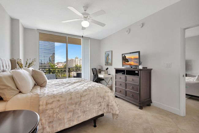 APT-504 - 550 Okeechobee Blvd, Condo with 2 bedrooms, 2 bathrooms and null parking in West Palm Beach FL | Image 11