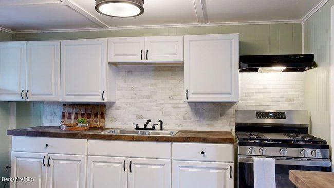 208 Columbia St, House other with 4 bedrooms, 1 bathrooms and 2 parking in Adams MA | Image 11
