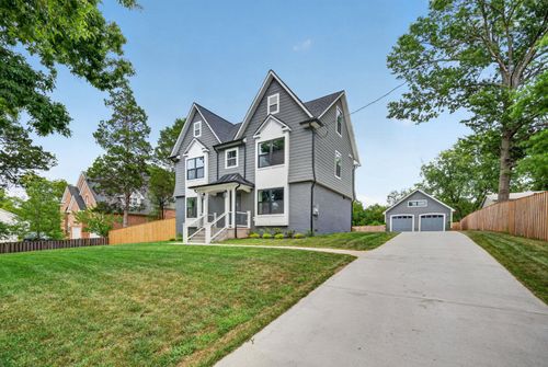 8323 Rolling Rd, MANASSAS, VA, 20110-3624 | Card Image