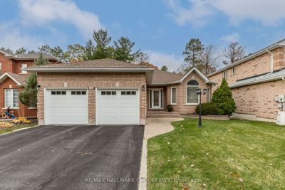 166 Cumming Dr, House other with 2 bedrooms, 2 bathrooms and 4 parking in Barrie ON | Image 3