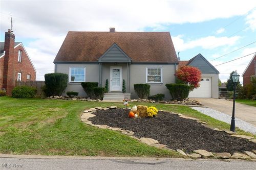 378 Westwood Dr, Steubenville, OH, 43953-3645 | Card Image