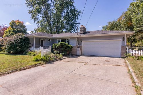 1353 N 30th St, Galesburg, MI, 49053-8739 | Card Image