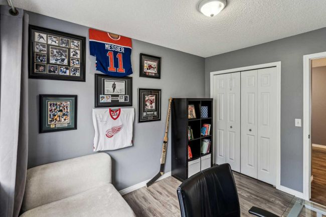 48 Hidden Creek Rise Nw, Home with 3 bedrooms, 2 bathrooms and 2 parking in Calgary AB | Image 25