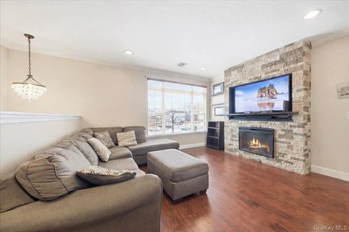 126 Mermaid Ln, Bronx, NY, 10473-2467 | Card Image