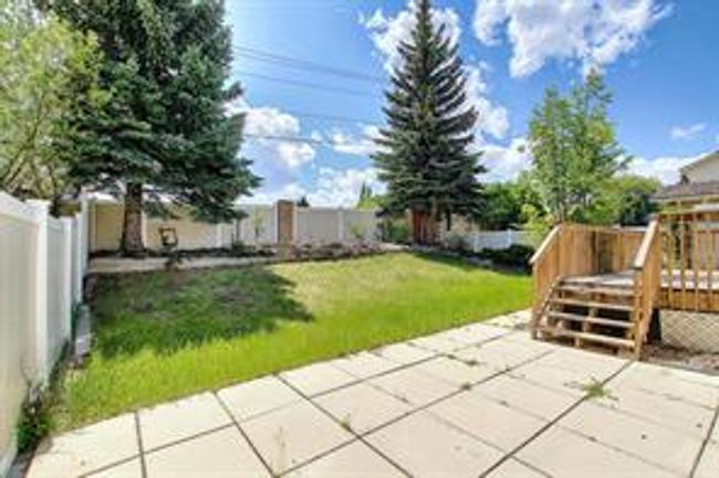 52 Shawnee Way Sw, House detached with 5 bedrooms, 3 bathrooms and 4 parking in Calgary AB | Image 6