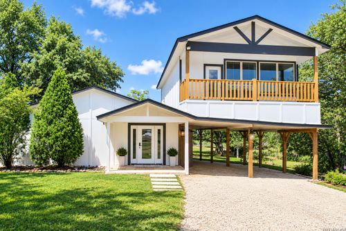 23127 Opportunity Dr, Elmendorf, TX, 78112-6176 | Card Image
