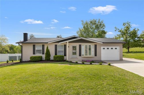 7 Gran Lin Ct, Saint Charles, MO, 63303-6024 | Card Image