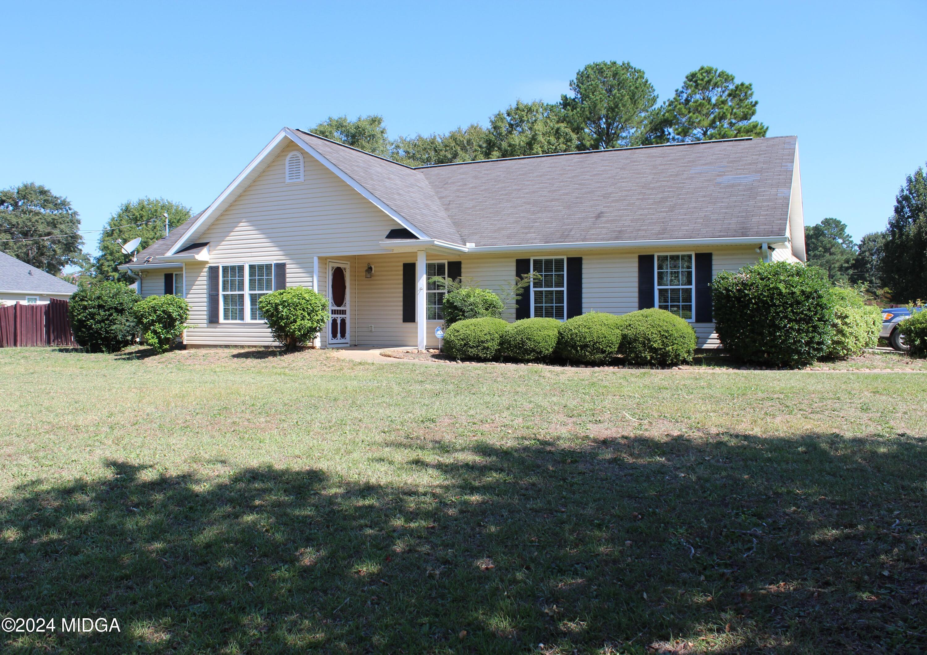 Lew Dr, Macon, GA 31216