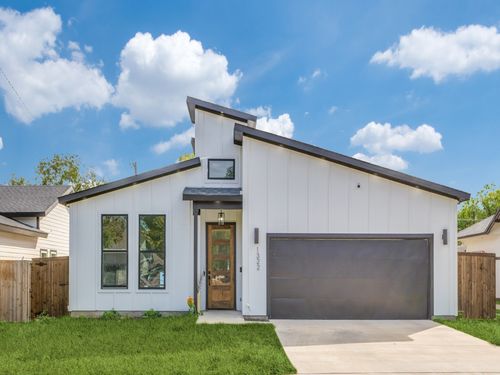 1322 Strickland St, Dallas, TX, 75216-1312 | Card Image