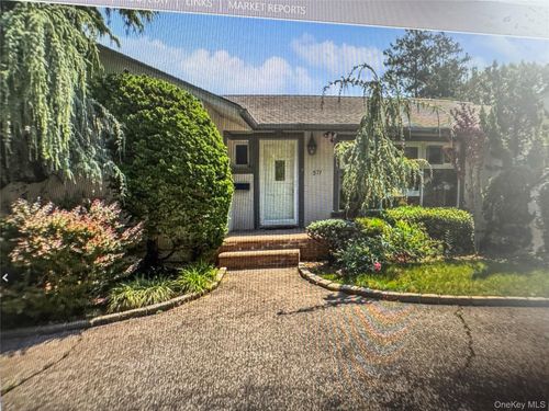 571 Richmond Rd, East Meadow, NY, 11554-2231 | Card Image