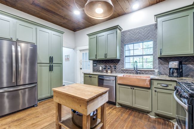 705 S Glasgow Dr, House other with 3 bedrooms, 2 bathrooms and null parking in Dallas TX | Image 15