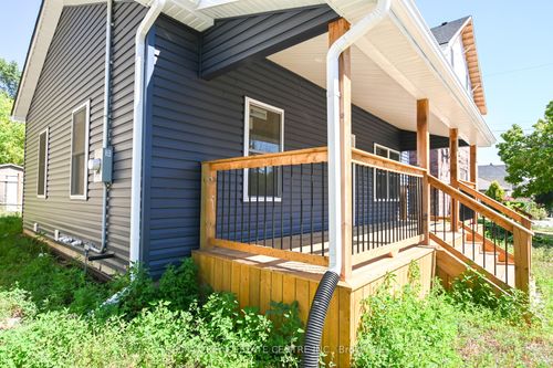 284 Darling St, Brantford, ON, N3S3X6 | Card Image