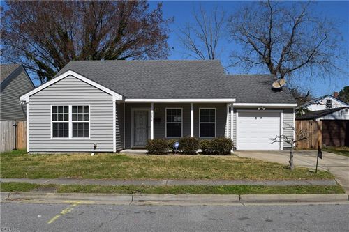 3204 Gwin St, Portsmouth, VA, 23704-6132 | Card Image