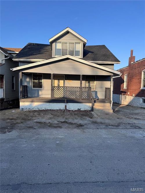 705 Lagro Ave, Lemay, MO, 63125-1645 | Card Image