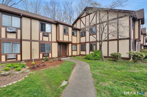 215-215 Foxwood Ln, Milford, CT, 06461-2733 | Card Image