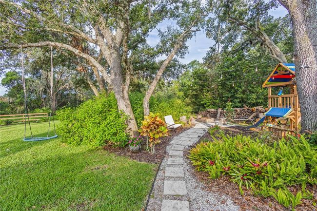 1576 Kingsdown Drive, House other with 5 bedrooms, 3 bathrooms and null parking in Sarasota FL | Image 20