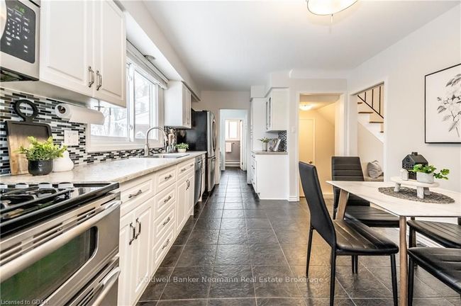 18 Crestwood Dr, House other with 3 bedrooms, 2 bathrooms and 4 parking in Cambridge ON | Image 12