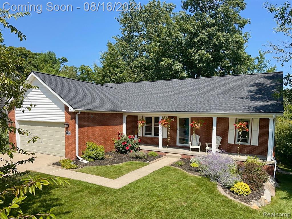 Oregon Ct, Waterford, MI 48327 #1